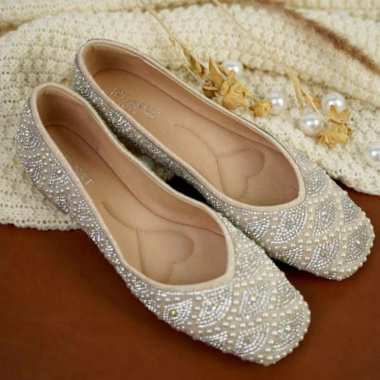 Wide-toe soft-soled pearl shoes